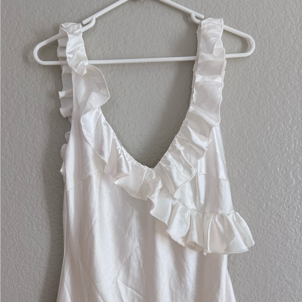 Selfie Leslie Alba Frill Trim Satin Maxi Dress White - Picture 4 of 7